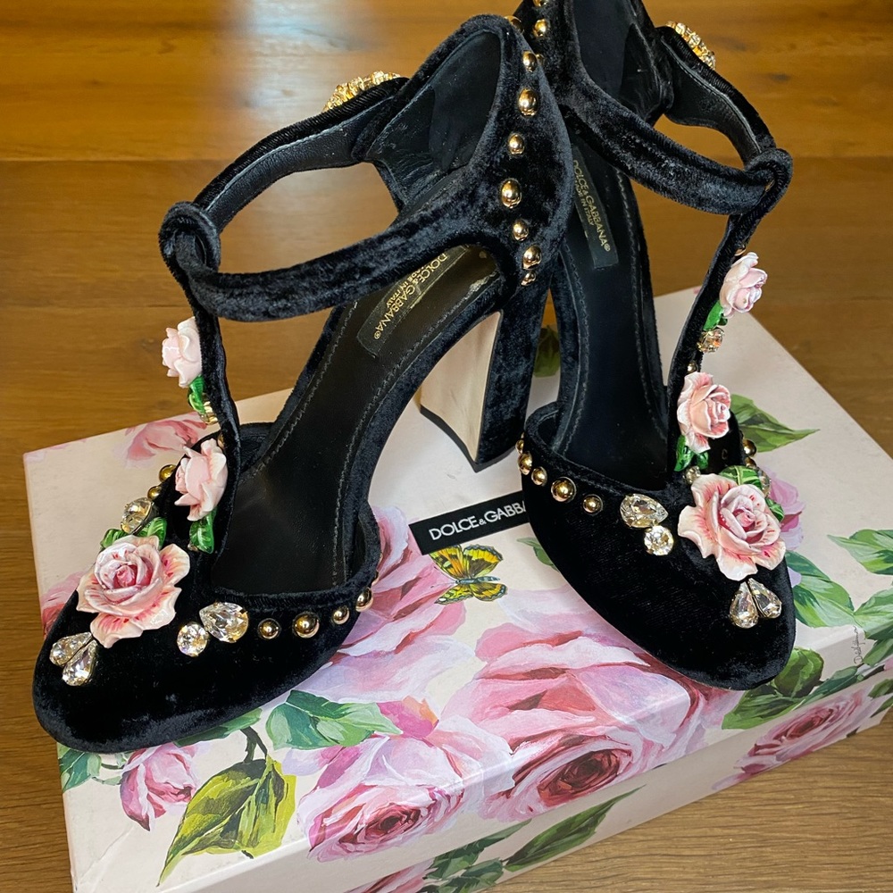 Gorgeous dolce and gabanna heels